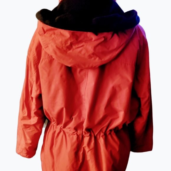 Red parka - Picture 5 of 6